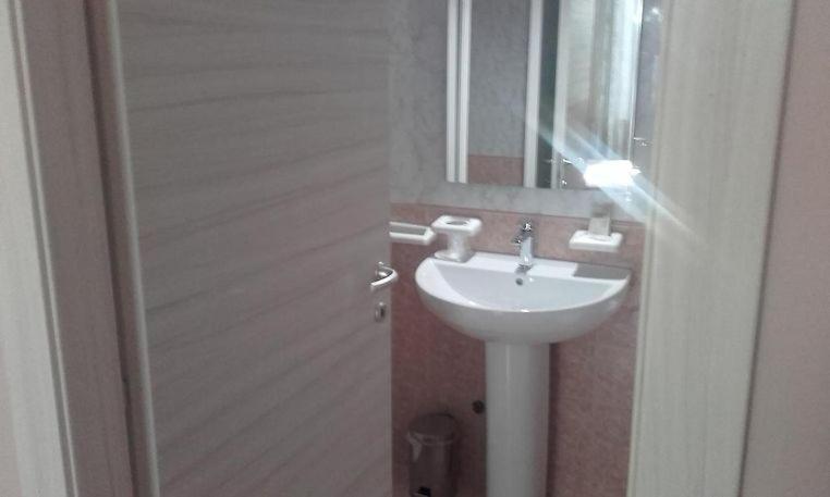 Hotel Ded 1 Parma Ngoại thất bức ảnh